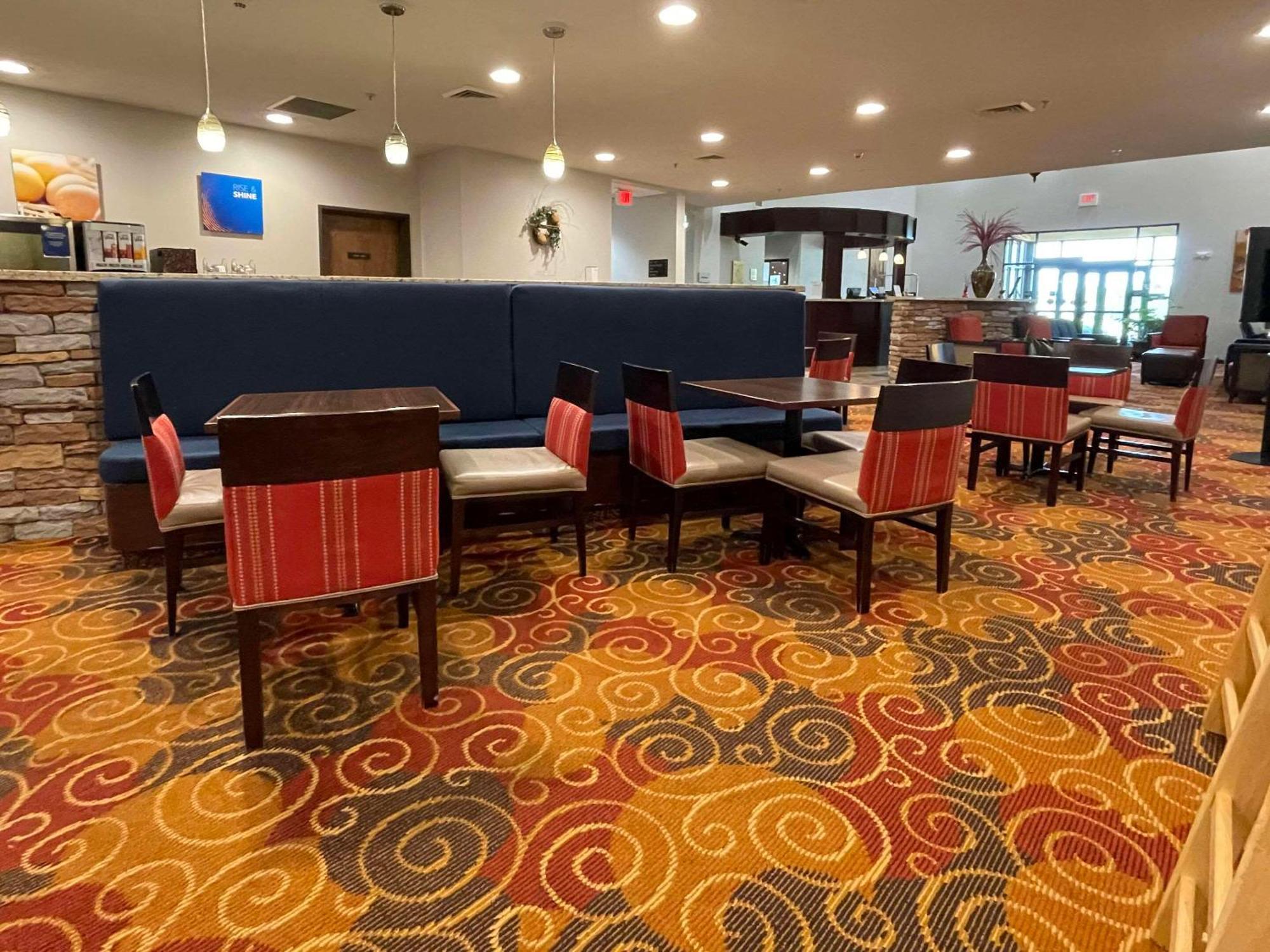 Comfort Suites Altoona Exterior foto
