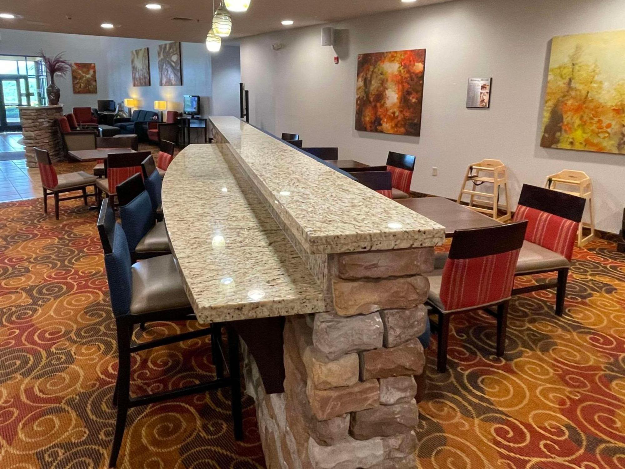 Comfort Suites Altoona Exterior foto